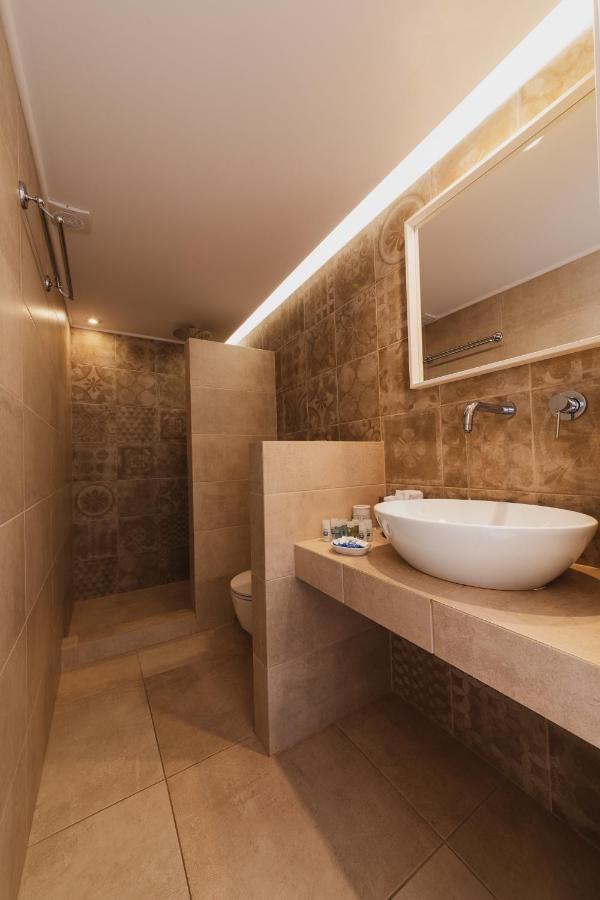 To Rantevou Tis Alykis Rooms & Apartments Kímolos Eksteriør bilde